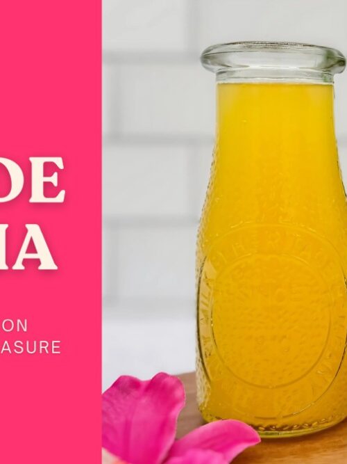 Passion Fruit Juice Recipe featuring a vibrant jugo de parcha banner with a fresh bottle of passion fruit juice, halved parcha fruit, and a low glycemic label in a tropical kitchen setting.